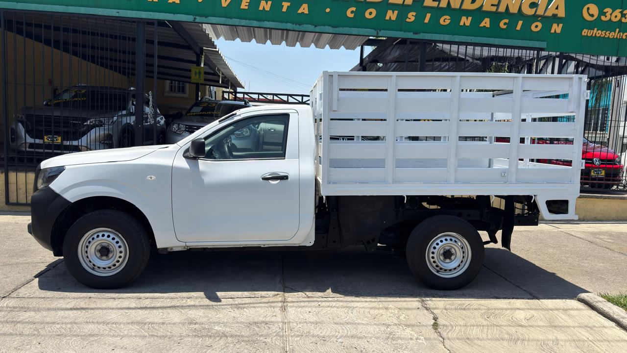 NISSAN NP300 ESTACA C/REDILAS TM 2022