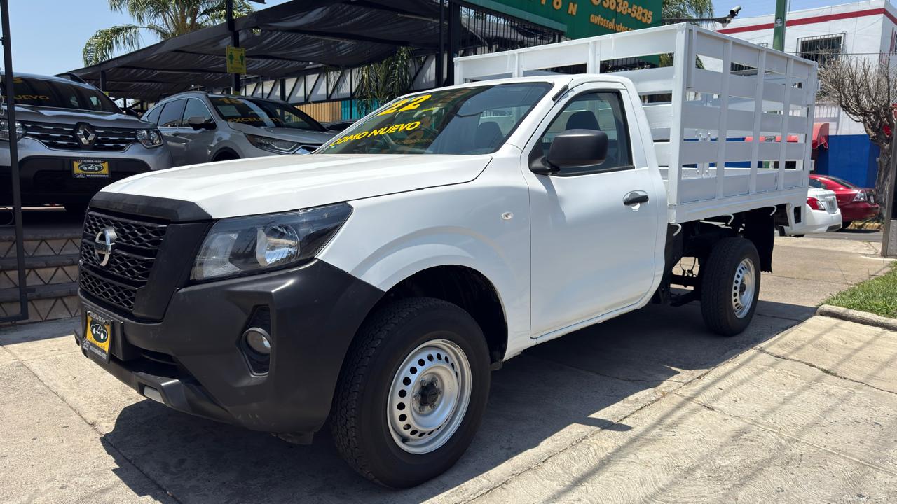 NISSAN NP300 ESTACA C/REDILAS TM 2022