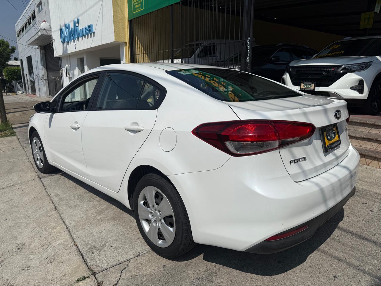 KIA FORTE LX SEDAN TM