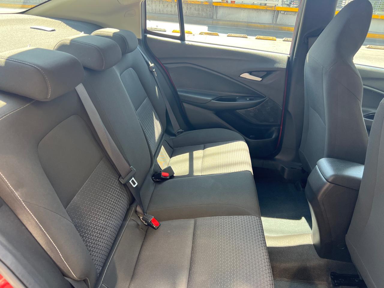 CHEVROLET ONIX LT SEDAN TA