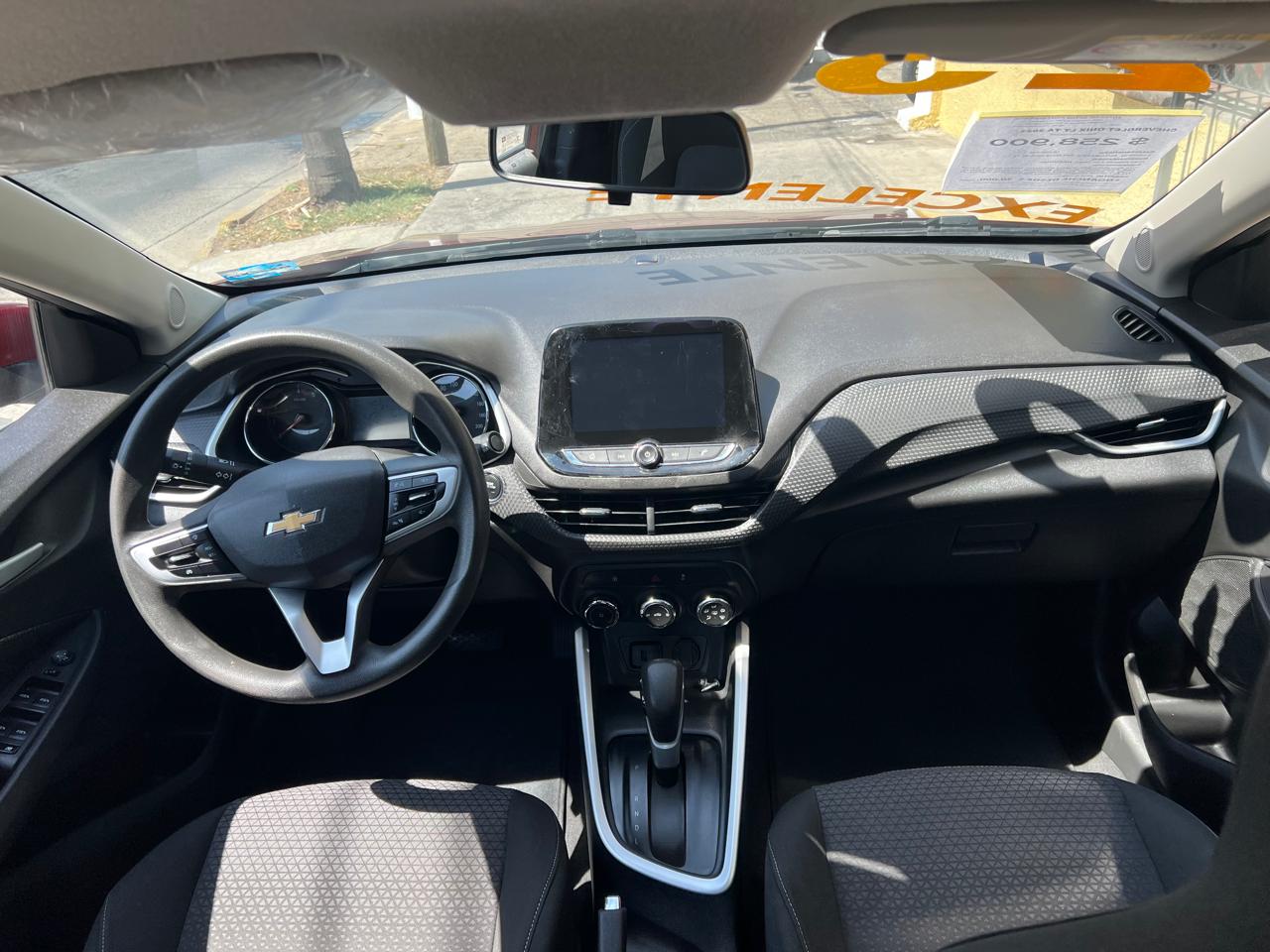 CHEVROLET ONIX LT SEDAN TA