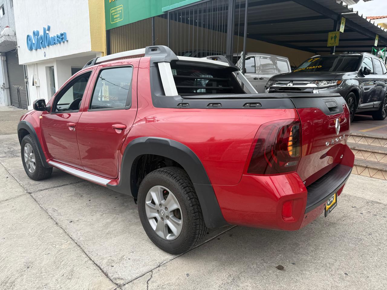 RENAULT OROCH OUTSIDER TA