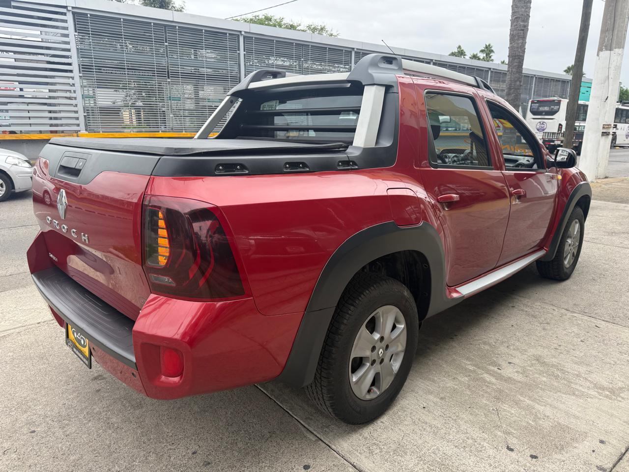 RENAULT OROCH OUTSIDER TA