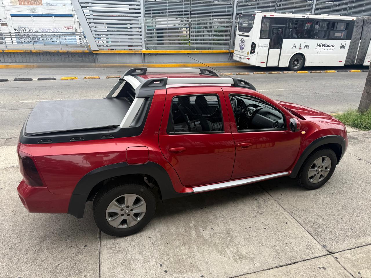 RENAULT OROCH OUTSIDER TA