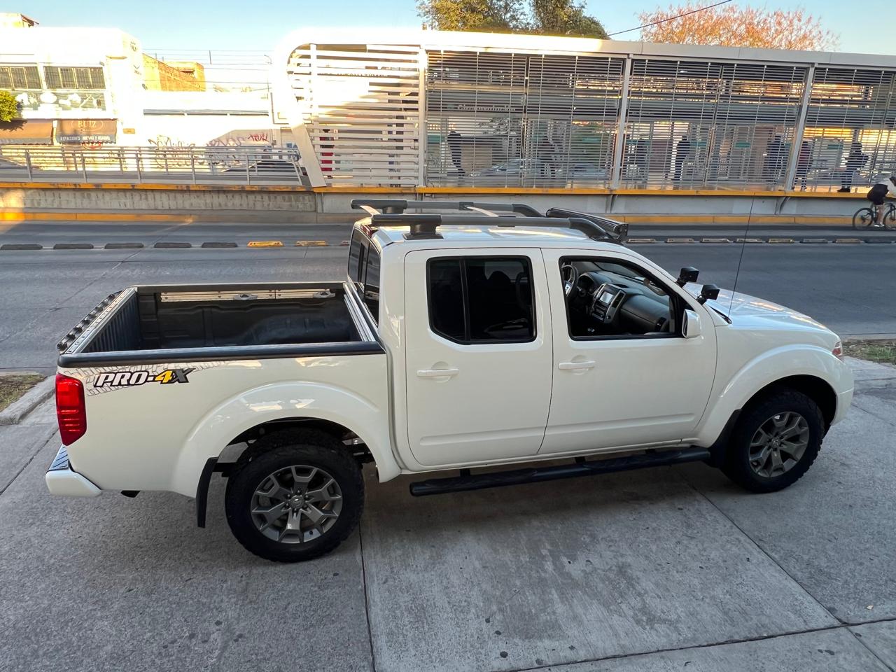 NISSAN NP300 FRONTIER PRO-4X DOBLE CAB 4X4 TA V6