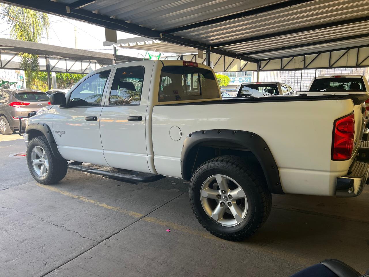 DODGE RAM 1500 4X4 DOBLE CAB LEGALIZADA