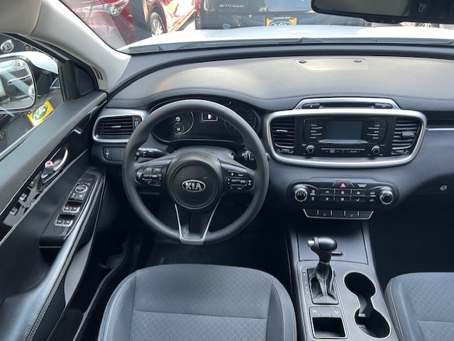 KIA SORENTO LX SUV TA 7 PASAJEROS
