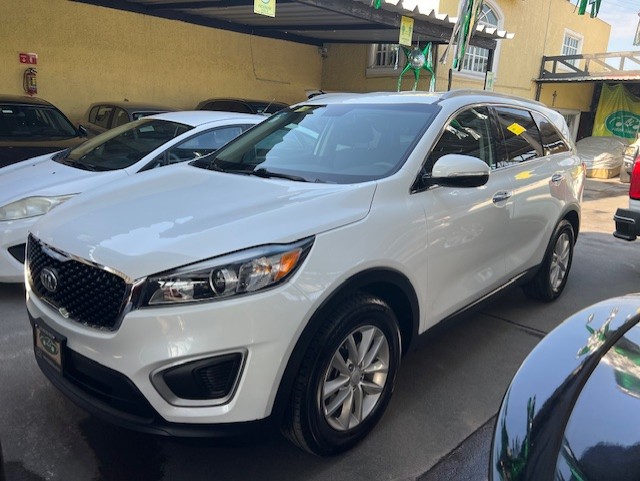 KIA SORENTO LX SUV TA 7 PASAJEROS