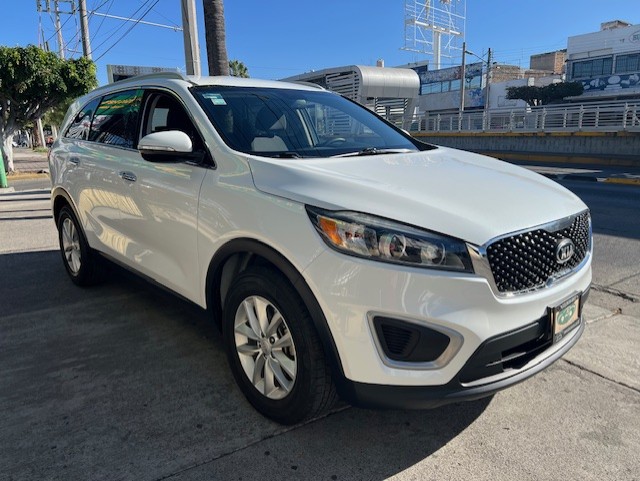 KIA SORENTO LX SUV TA 7 PASAJEROS