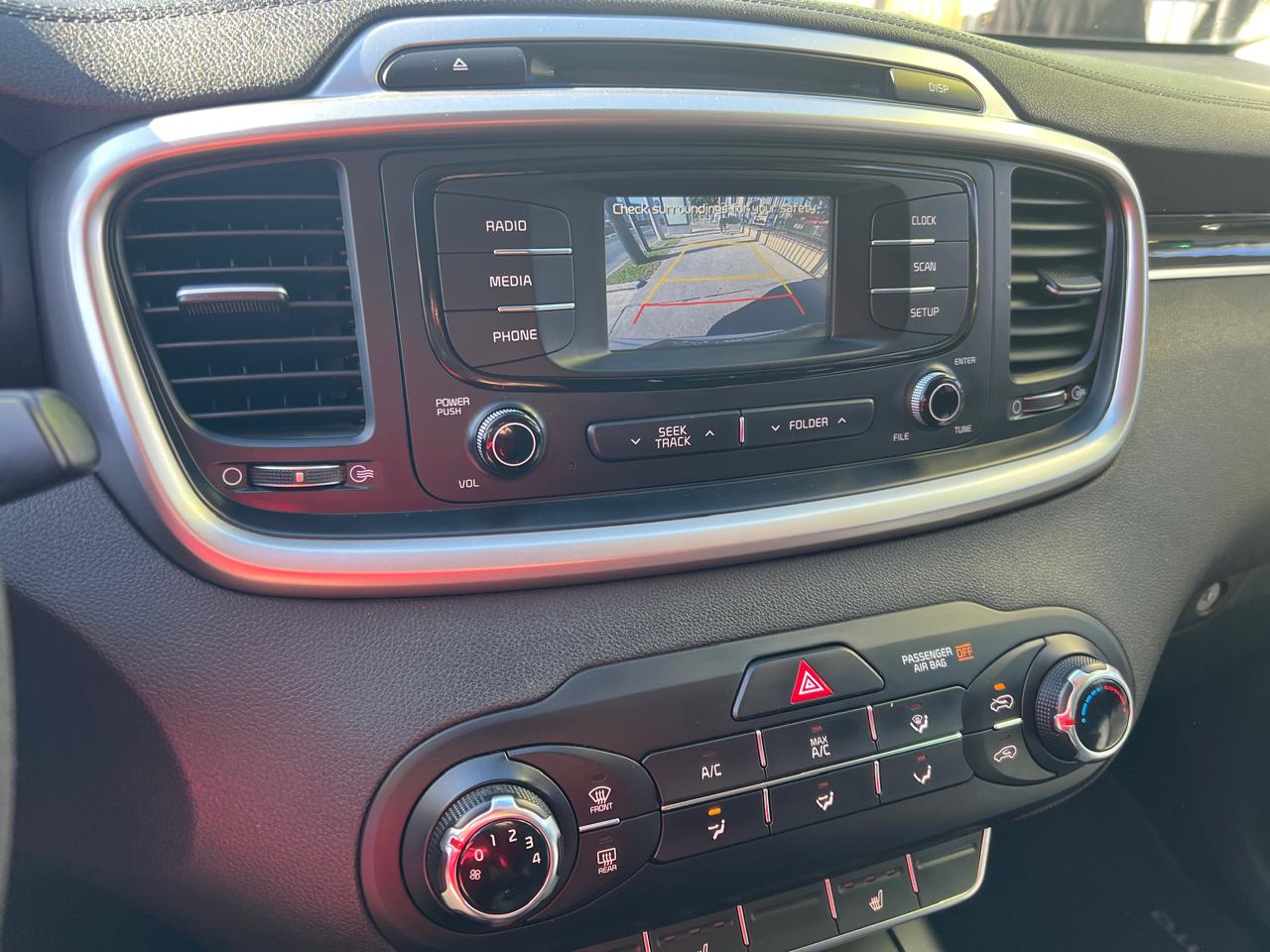 KIA SORENTO LX SUV TA 3ER FILA 2018