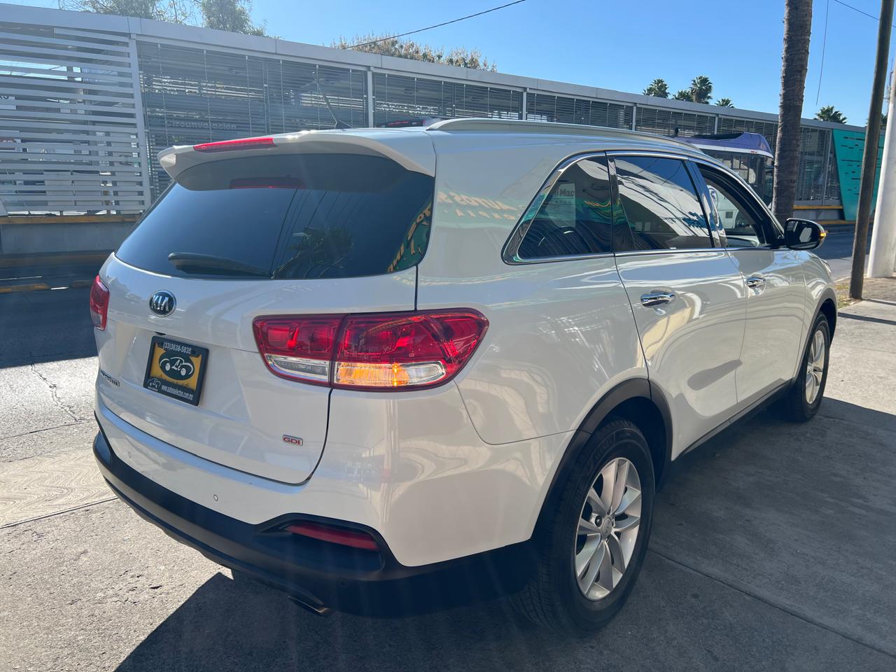 KIA SORENTO LX SUV TA 3ER FILA 2018