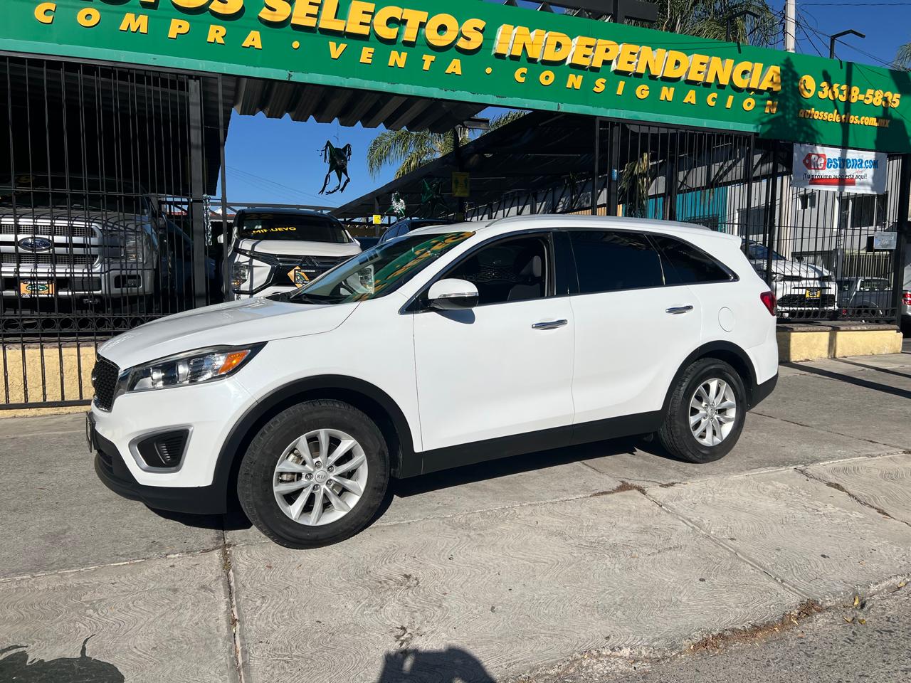 KIA SORENTO LX SUV TA 3ER FILA 2018