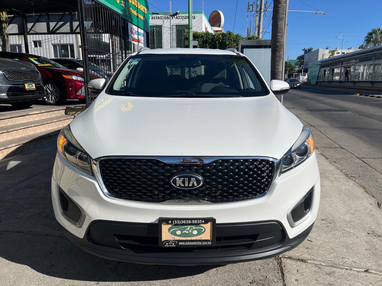KIA SORENTO LX SUV TA 3ER FILA 2018