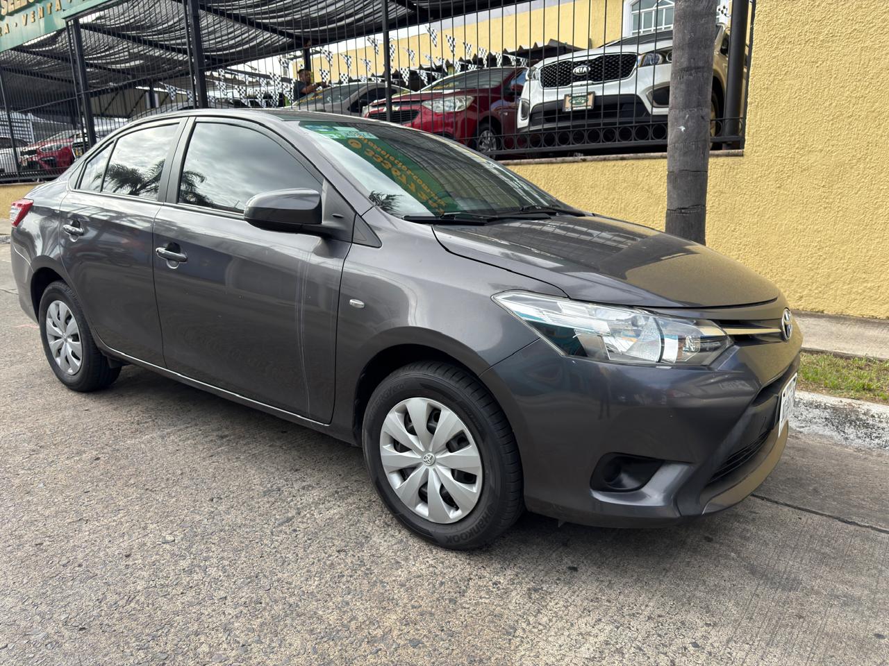 TOYOTA YARIS CORE CVT SEDAN TA 2017