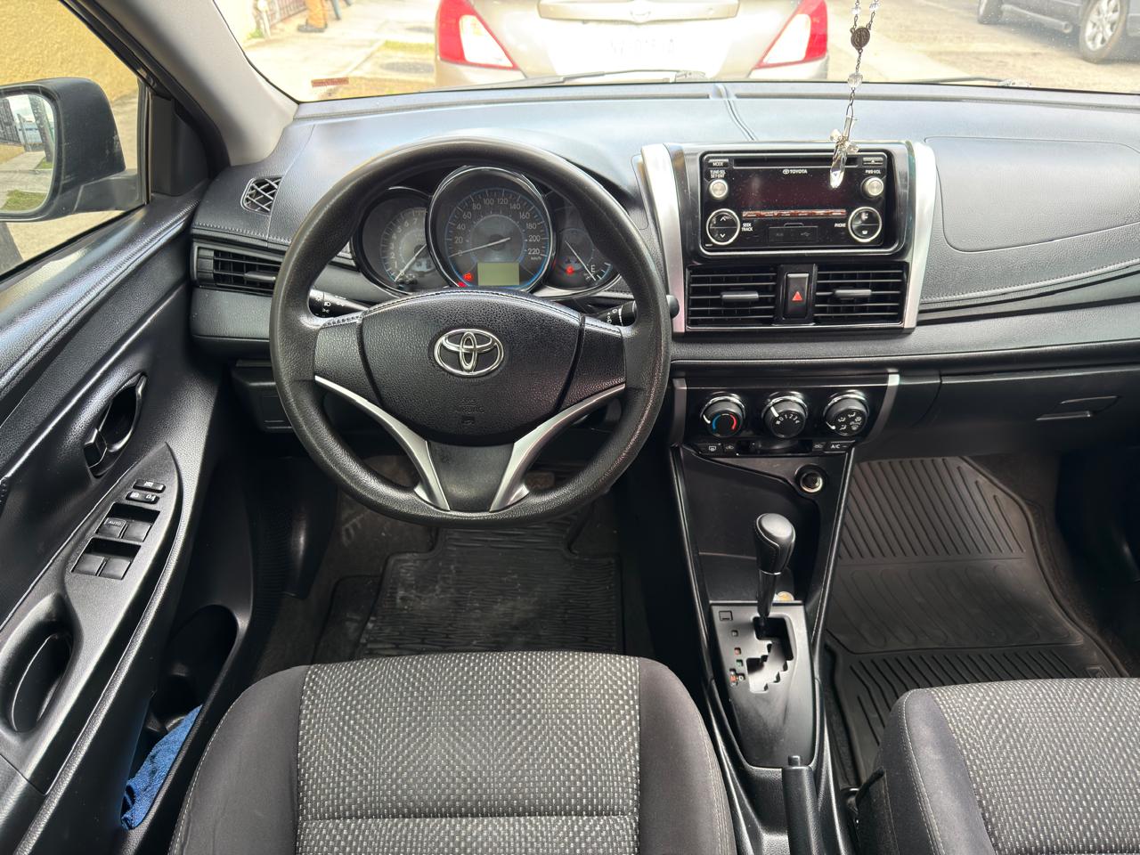 TOYOTA YARIS CORE CVT SEDAN TA 2017